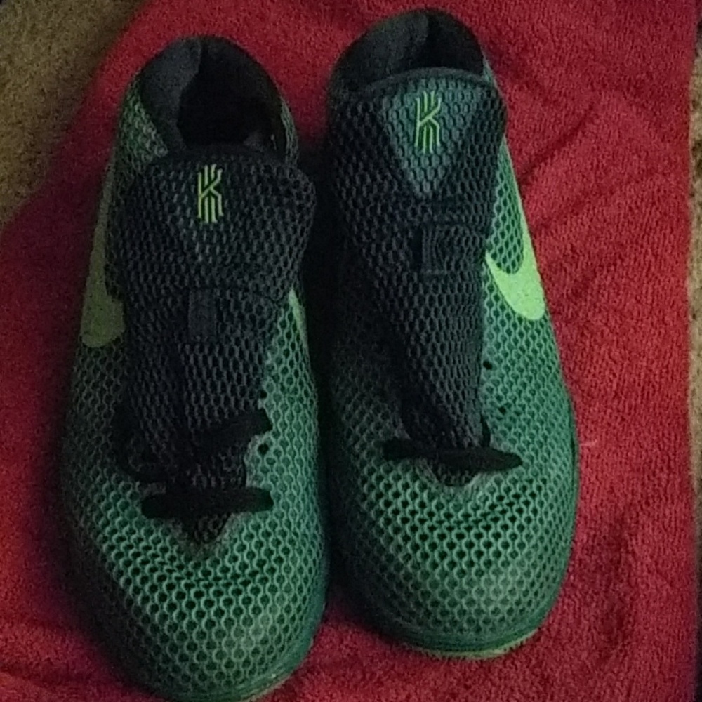 Boys Kyrie Irving Shoes